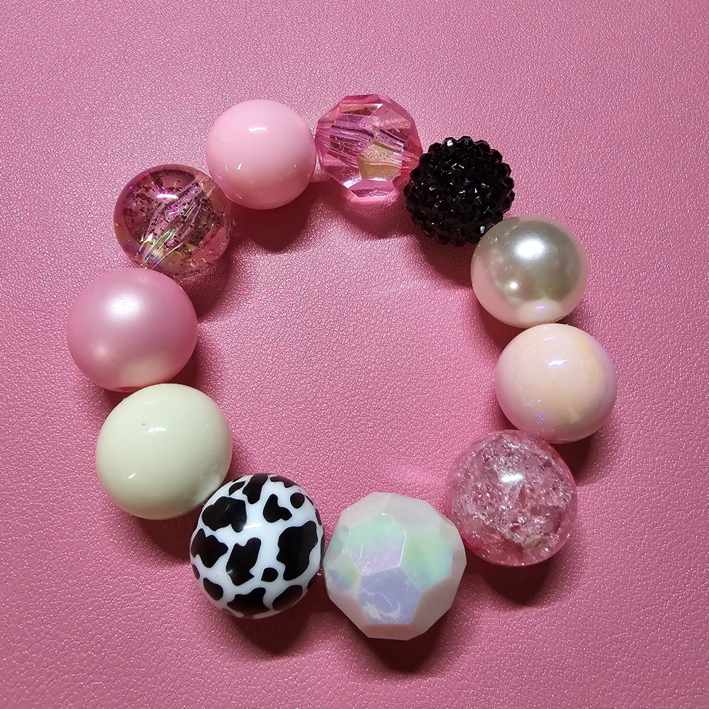 Strawberry 🍓 Milk Shake! 7-8 in. bracelet!